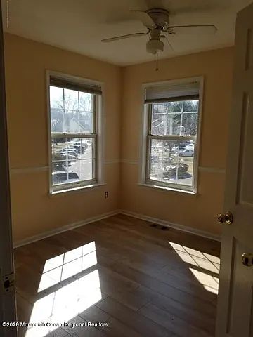 1st image of 1061 Roseberry Ct