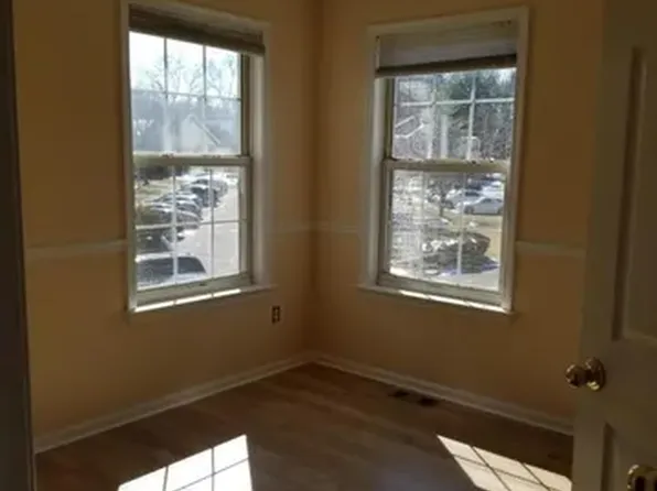 1061 Roseberry Ct, Morganville, NJ 07751
