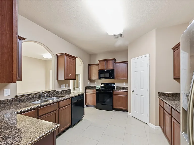 8234 Hall View Dr — Photo 12