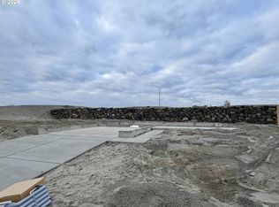 851 NE Laurel Springs Dr, Hermiston, OR 97838