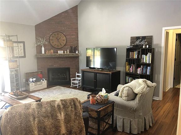 4th image of 2772 E Beechwood Trl