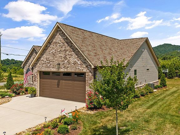 3rd image of 2267 Boulder Crest Ln