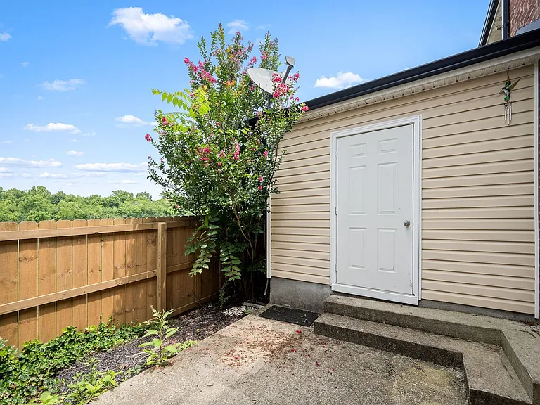 340 Stewarts Landing Cir — Photo 27