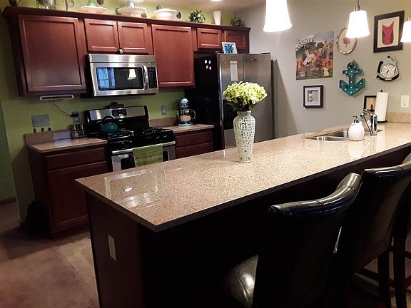 3rd image of 7285-1 Rolling Hills Ln