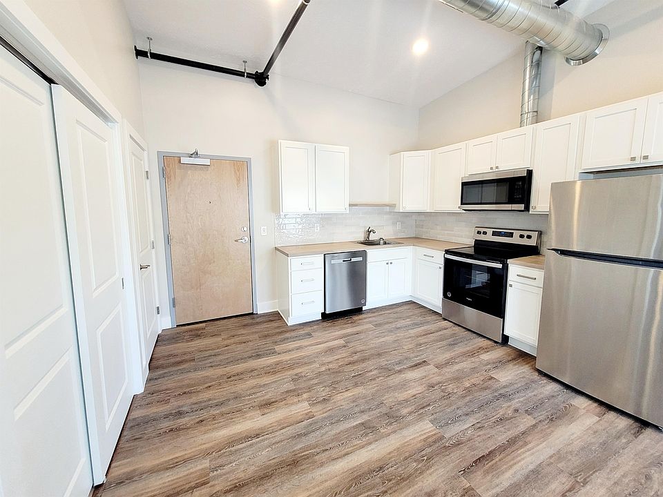 Kitchen upon entry