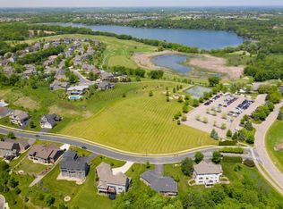 2876 Fairway Dr, Chaska, MN 55318