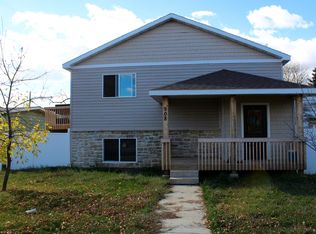 908 2nd Ave W, New England, ND 58647