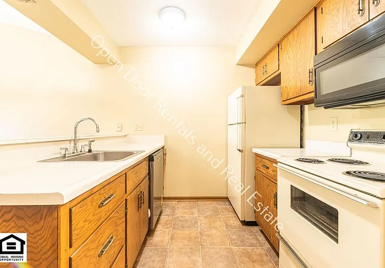 1000 Old Brick Rd #214 — Photo 8
