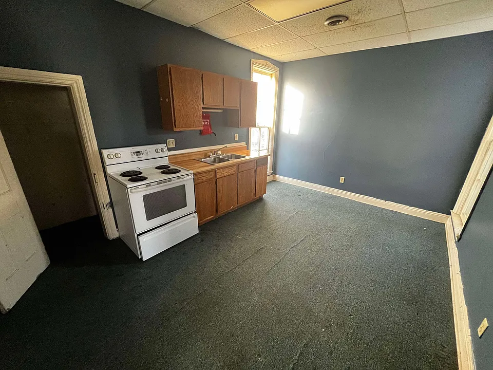 229 S Franklin Ave #1/2