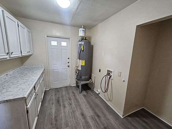 2nd image of 5531 Merlin Dr