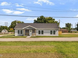 1202 Hillcrest Rd, California, MO 65018