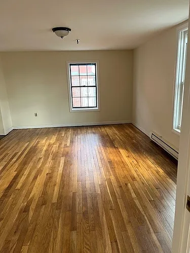 560 Main St #1 Photo 1