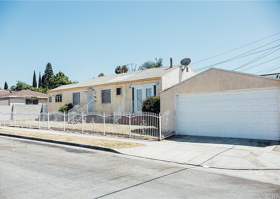 1st image of 1050 W 117th St