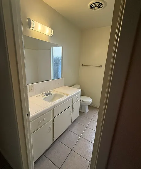 3327 E Fairmont Ave #A — Photo 5