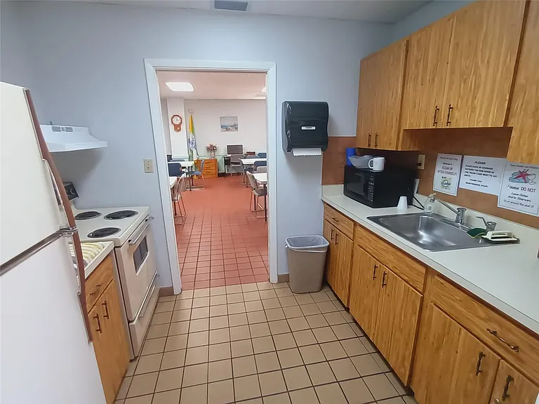5221 Beechmont Ave — Photo 46