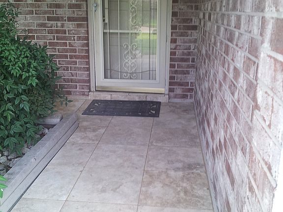 2nd image of 11906 Crystalwood Dr