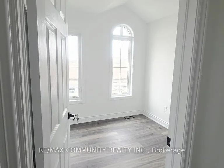 50 Rockman Cres — Photo 27
