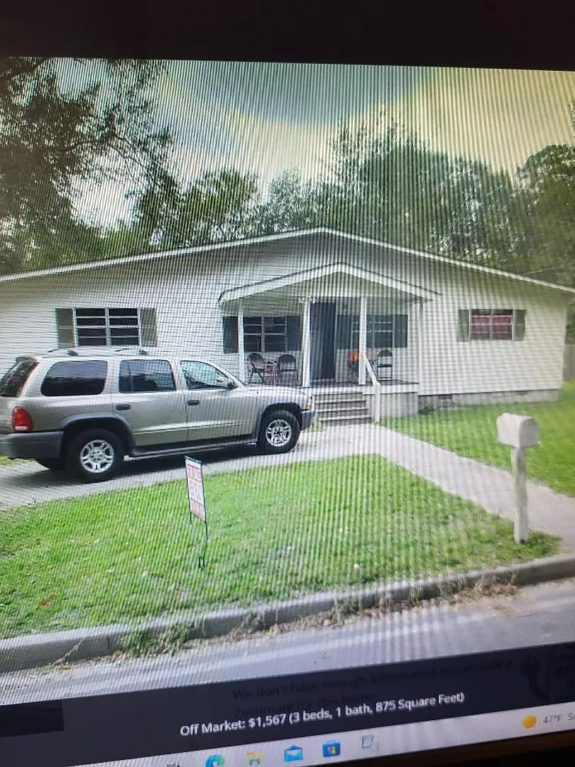 3 bed, 960 sqft, $955 — Photo 3