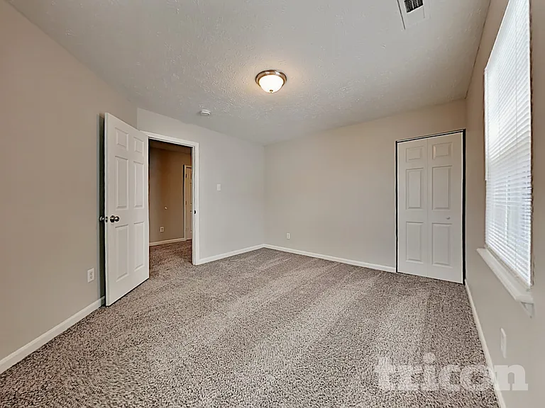 1102 Central Park Blvd N — Photo 12