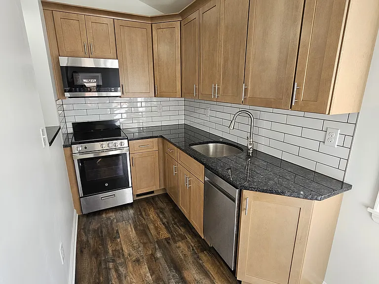 3450 Division St #FRONT — Photo 8