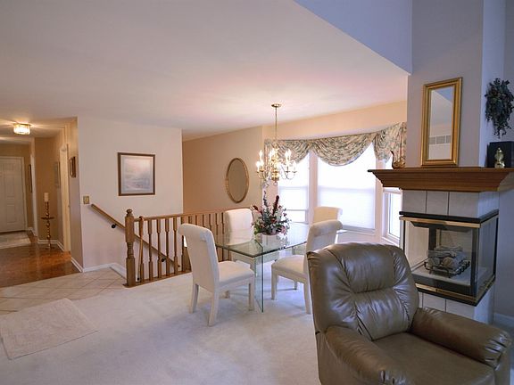 5th image of 8472 Watersedge Dr