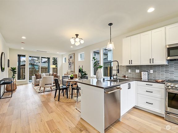 5th image of 7337 122nd Avenue NE