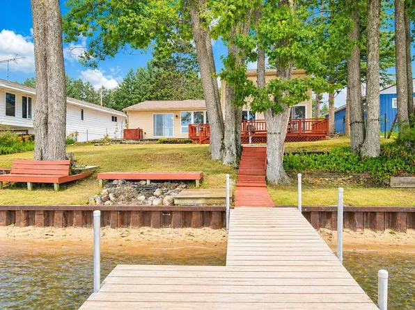 2830 Cherry Grove St, Harrison, MI 48625