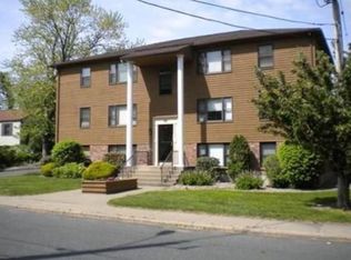 60 Chapin St APT D, Holyoke, MA 01040