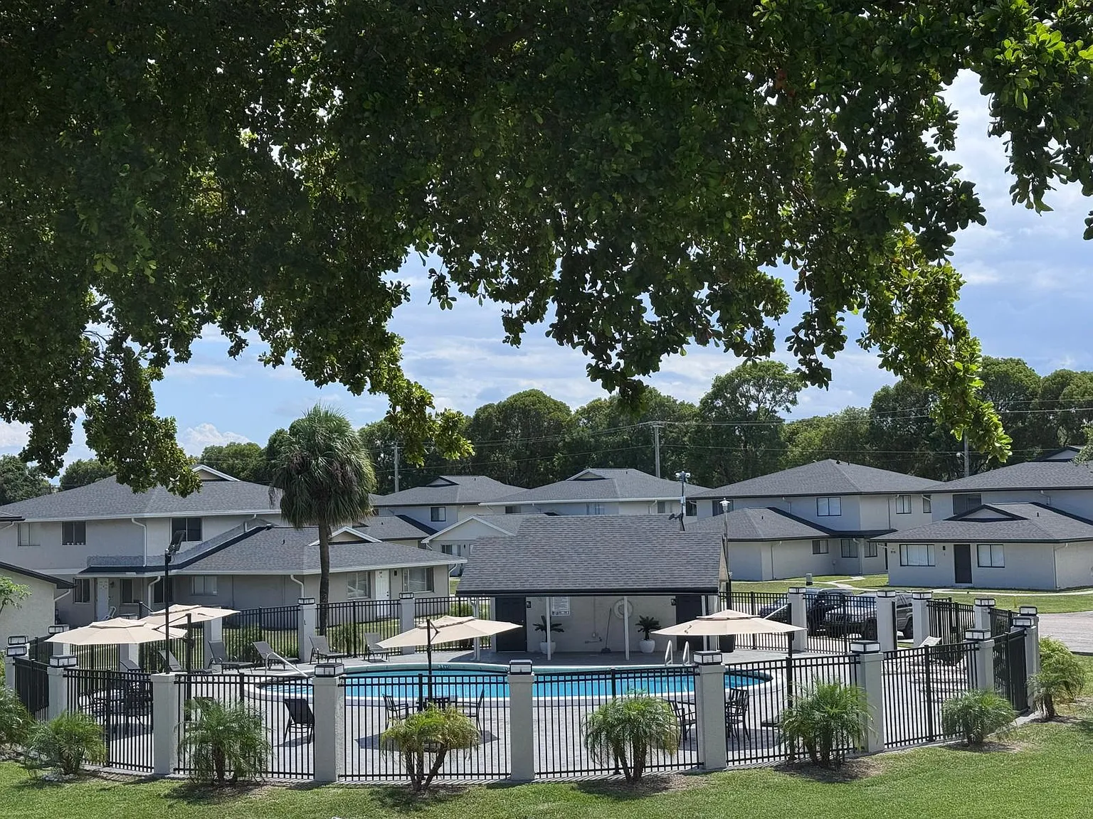 2 bed, 1.0 bath, 840 sqft, $1,750 — Photo 2