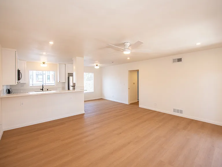 Valeria Apartments — Photo 23