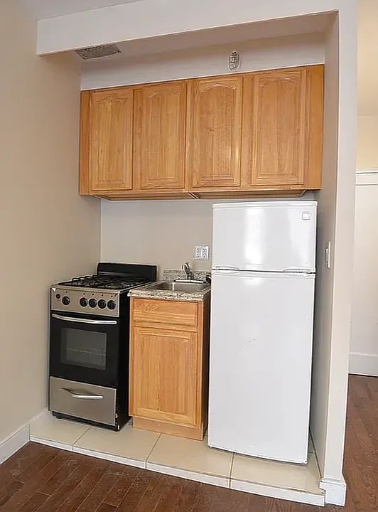 2nd image of 1598 3rd Ave #3DD