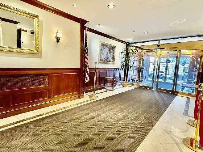 10 Huron Ave #1E — Photo 16