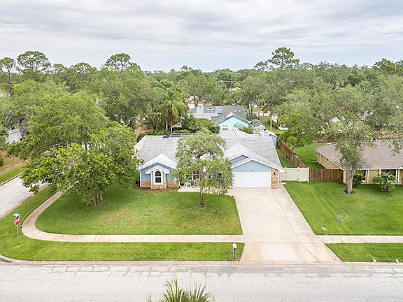 2nd image of 713 Lone Oak Dr