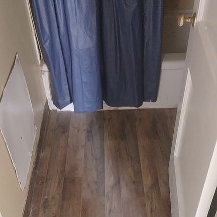 4th image of 211 SW 23rd Pl