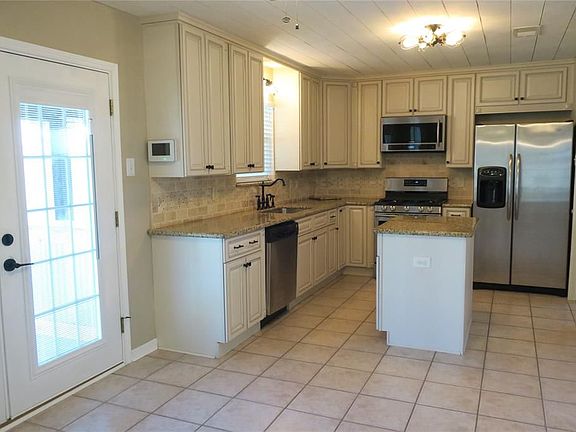 4th image of 3111 Berryfield Ln