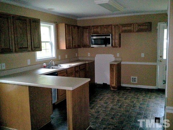 3rd image of 4074 Cove Ln
