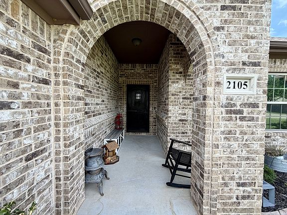 3rd image of 2105 Stonegate Blvd