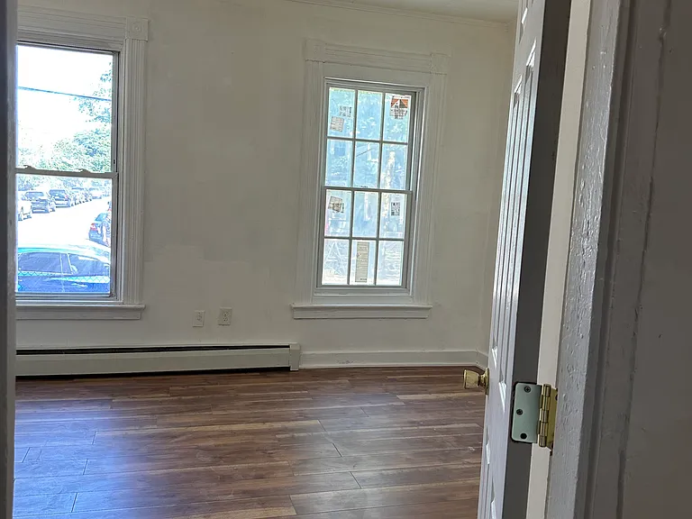 186 James St #1 — Photo 3
