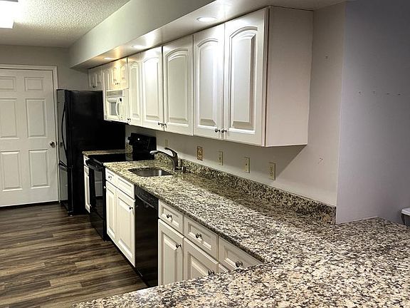 5th image of 613 Brandon Rd