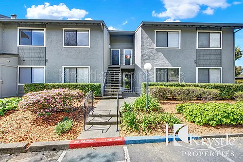 900 Cambridge Dr Photo 1