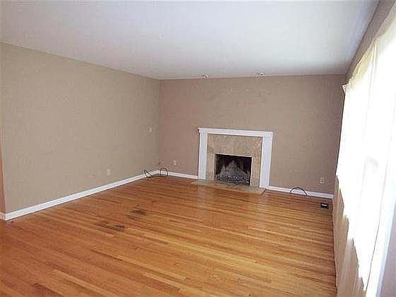 3rd image of 8511 Pringle Dr
