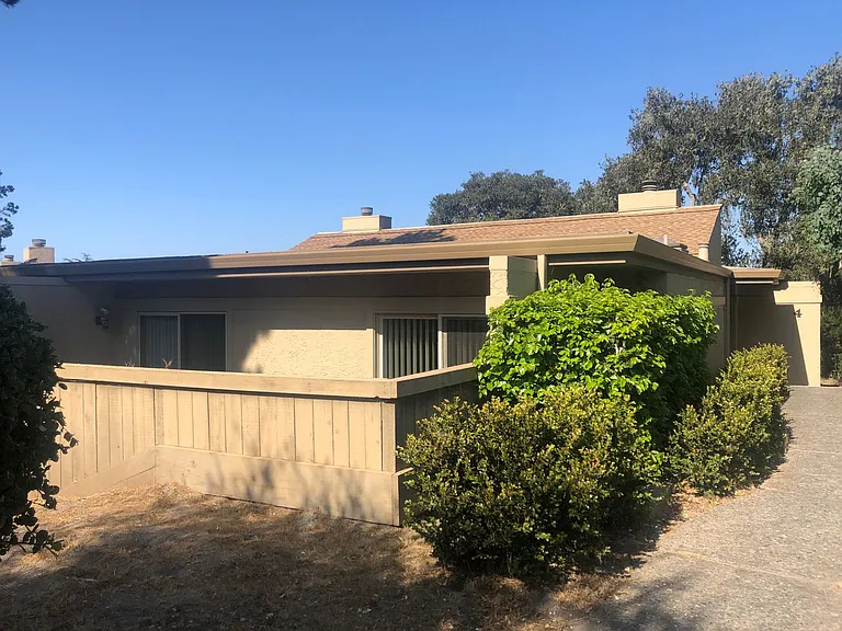 4 Montsalas Dr — Photo 1