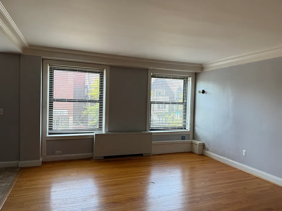 15 E Kirby St #221