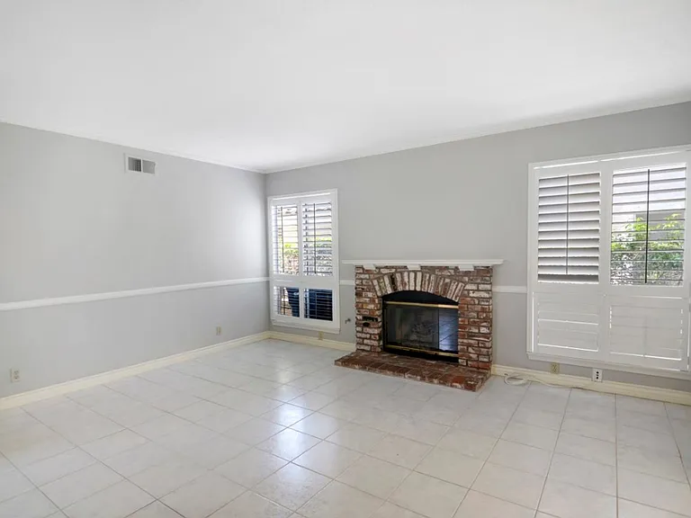24241 Tama Ln — Photo 9