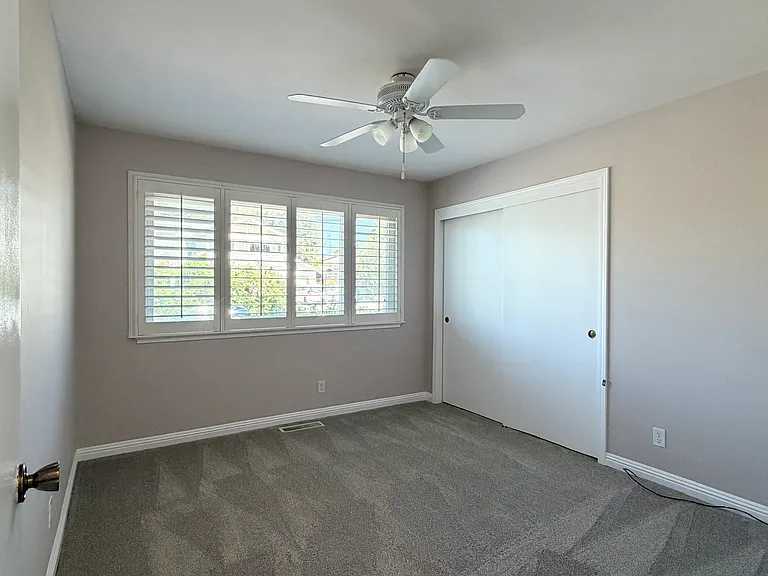 3695 Sanford St — Photo 46