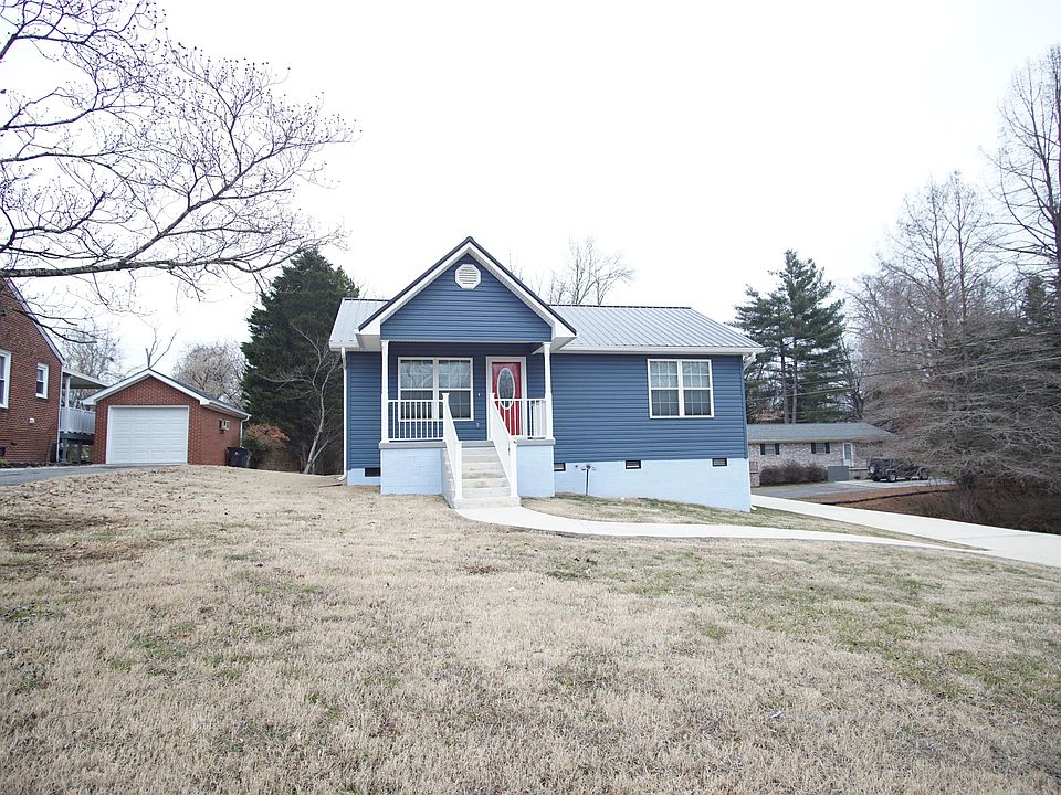 1st image of 2335 Woodrow Dr.