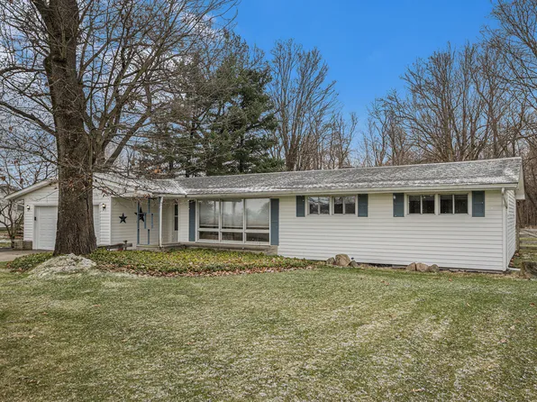 17331 Moorepark Rd, Three Rivers, MI 49093