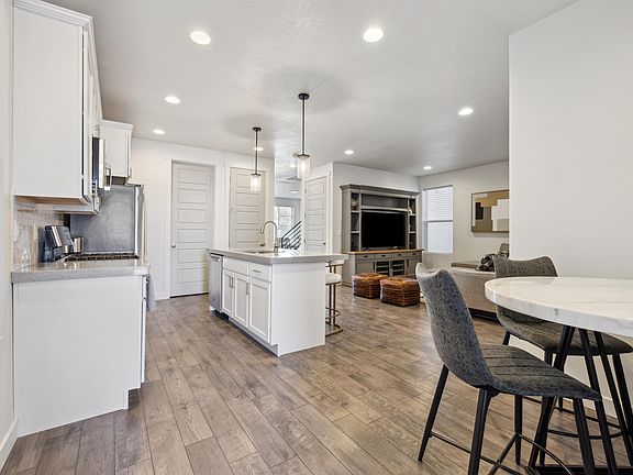 4th image of 2344 N White Cliff Dr