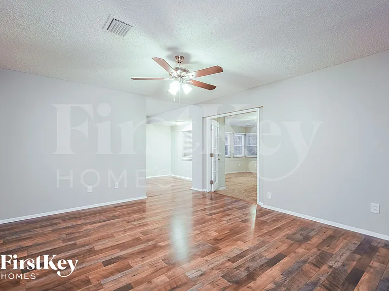 7207 Skipper Ct — Photo 6