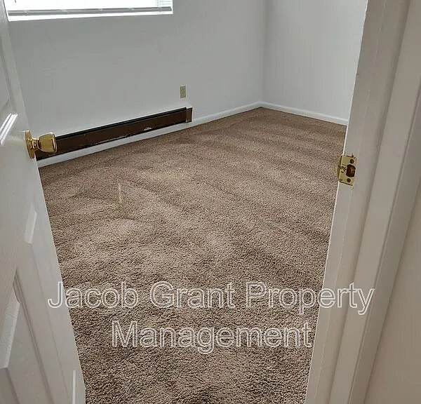 1380 E Poplar St #C — Photo 5